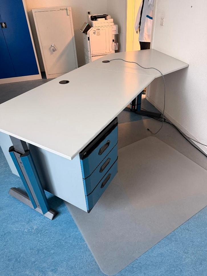 Gratis!! – complete partij (alles in één keer meenemen), Zakelijke goederen, Kantoor en Winkelinrichting | Kantoormeubilair en Inrichting