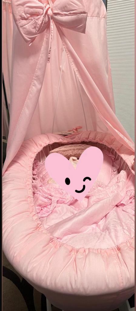 Roze babywieg, Kinderen en Baby's, Babywiegjes en Ledikanten, Nieuw, Ledikant, Ophalen of Verzenden
