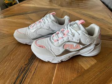 Fila Collene Logo Sneakers Laag beschikbaar voor biedingen