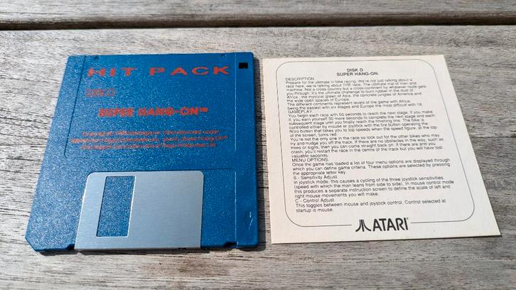 Atari Hit Pack Diskettes, Spelcomputers en Games, Games | Atari, Gebruikt, Overige modellen, Overige genres, 1 speler, Vanaf 3 jaar