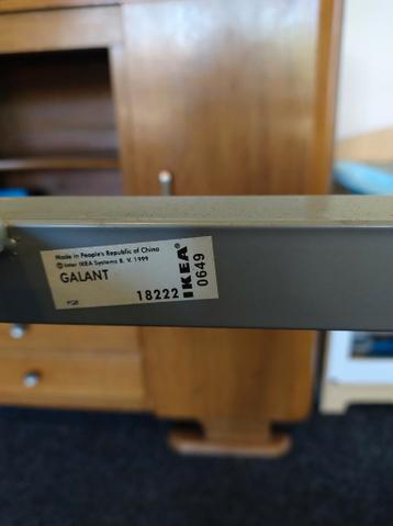 Twee IKEA Hoekbureaus Galant - afbeelding 9