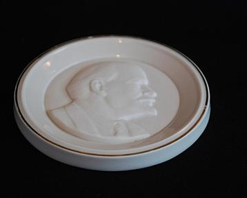 ​Lenin porselein Wandbord Gemaakt door de top merk ​Herend beschikbaar voor biedingen