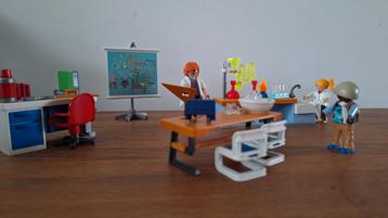 Playmobile scheikunde lokaal beschikbaar voor biedingen