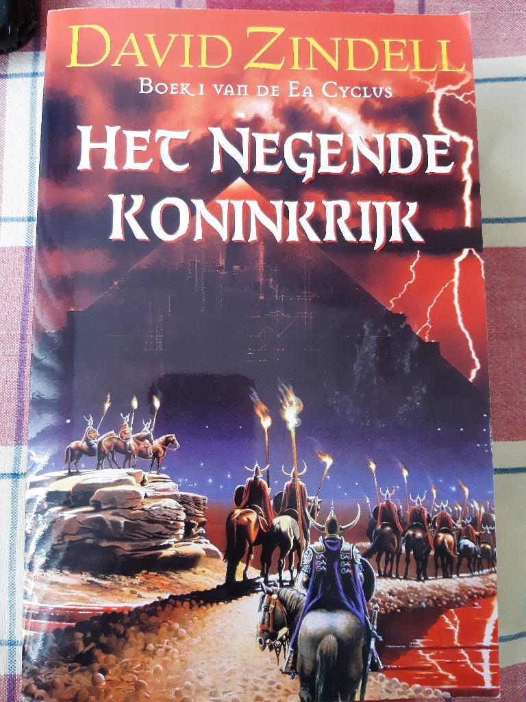 David zindell:het negende koninkrijk 9789024537815, Boeken, Ophalen, Gelezen, David zindell
