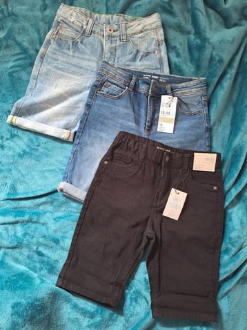Nieuw 💚🧡💛  SET 3  jeans  KORTE BROEKEN "MT 146"