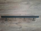 Wandschap met ophanghaken voor kleding of decoratie, Ophalen, Gebruikt