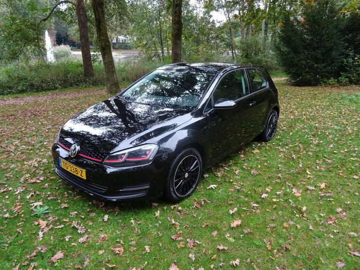 Volkswagen Golf 1.2 TSI R-Line pano black, Auto's, Volkswagen, Bedrijf, Te koop, Golf, ABS, Airbags, Airconditioning, Boordcomputer