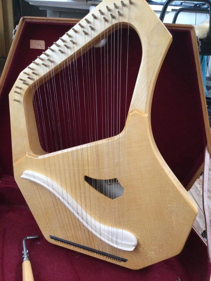 Grote sopraan lier Choroi, Muziek en Instrumenten, Snaarinstrumenten | Overige, Zo goed als nieuw, Overige typen, Ophalen