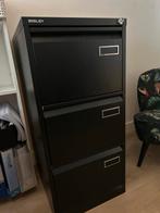 Zwarte metalen archiefkast met slot, Huis en Inrichting, Kasten | Roldeurkasten en Archiefkasten, Minder dan 50 cm, Gebruikt, 100 tot 150 cm