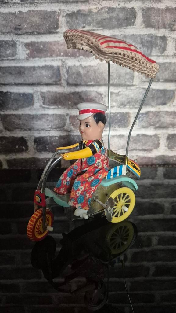 Oude blikken driewieler met parasol, Antiek en Kunst, Antiek | Speelgoed, Ophalen of Verzenden