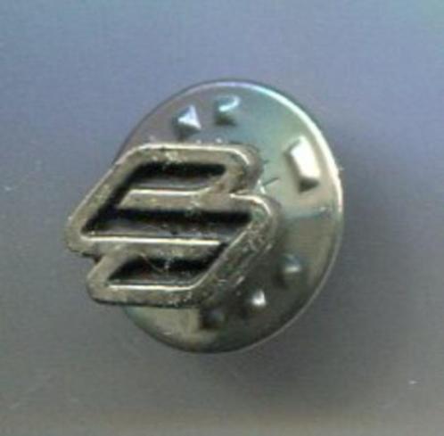 Suzuki zilverkleurig auto PIN ( BLAD5_563 ), Verzamelen, Speldjes, Pins en Buttons, Zo goed als nieuw, Speldje of Pin, Transport