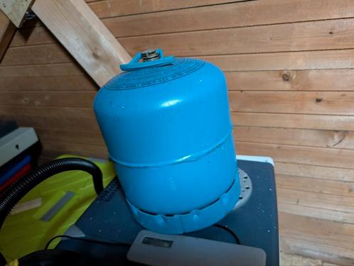 Gasflessen: 1 grote en 2 verzegelde volle kleinere, Tuin en Terras, Tuinhaarden, Zo goed als nieuw, Ophalen