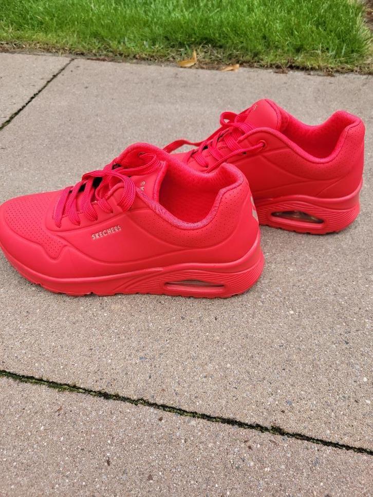 Skechers maat 37 rood, Kleding | Dames, Schoenen, Zo goed als nieuw, Sneakers of Gympen, Rood, Ophalen of Verzenden