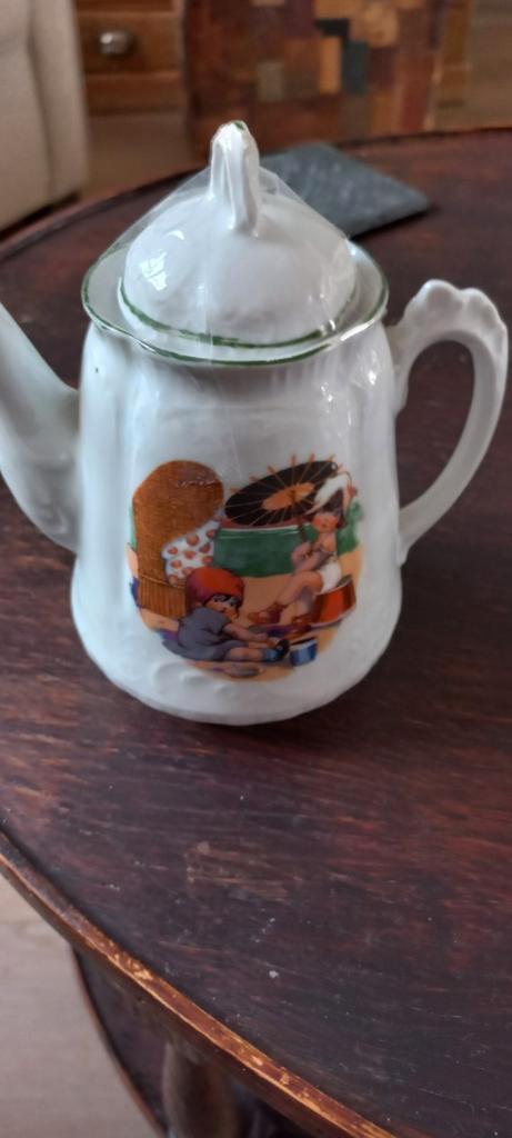 ANTIEK KINDERSERVIES THEE/KOFFIE POTJE PORSELEIN STRAND FOTO, Antiek en Kunst, Antiek | Servies compleet, Ophalen of Verzenden