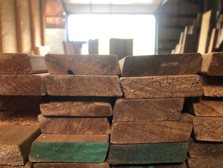 700 st ayous rhombus 215cm ook andere lengtes en profielen, Tuin en Terras, Palen, Balken en Planken, Nieuw, Planken, 180 tot 250 cm