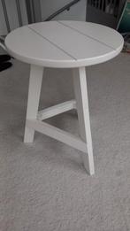 Leuk wit bijzettafeltje, Huis en Inrichting, Tafels | Bijzettafels, Ophalen, Minder dan 45 cm, Minder dan 55 cm, Rond