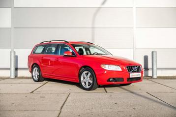 Volvo V70 2.5T Automaat/4x stoelvw/Leer/Xenon/Trekhaak/Garan beschikbaar voor biedingen