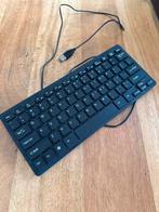 Compact Toetsenbord - Ideaal voor Onderweg!, Ophalen of Verzenden, Qwerty, Zo goed als nieuw, Bedraad