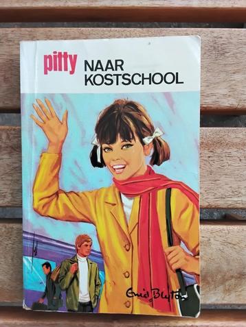 Pitty naar kostschool (deel 1 uit de reeks van 6) beschikbaar voor biedingen