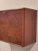 Vintage houten hang kastje wandkastje zwevend, Huis en Inrichting, Kasten | Buffetkasten, Gebruikt, Met klep(pen), Mid century modern