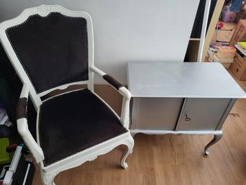 Brocante Stoel met Tafeltje - Unieke Set! beschikbaar voor biedingen
