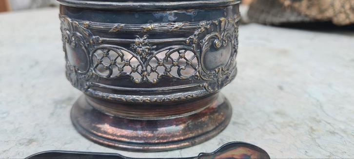 Verzilverde suikerklontjeshouder met schepje, Antiek en Kunst, Antiek | Goud en Zilver, Zilver, Ophalen of Verzenden