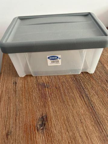 Opbergbox met deksel  beschikbaar voor biedingen