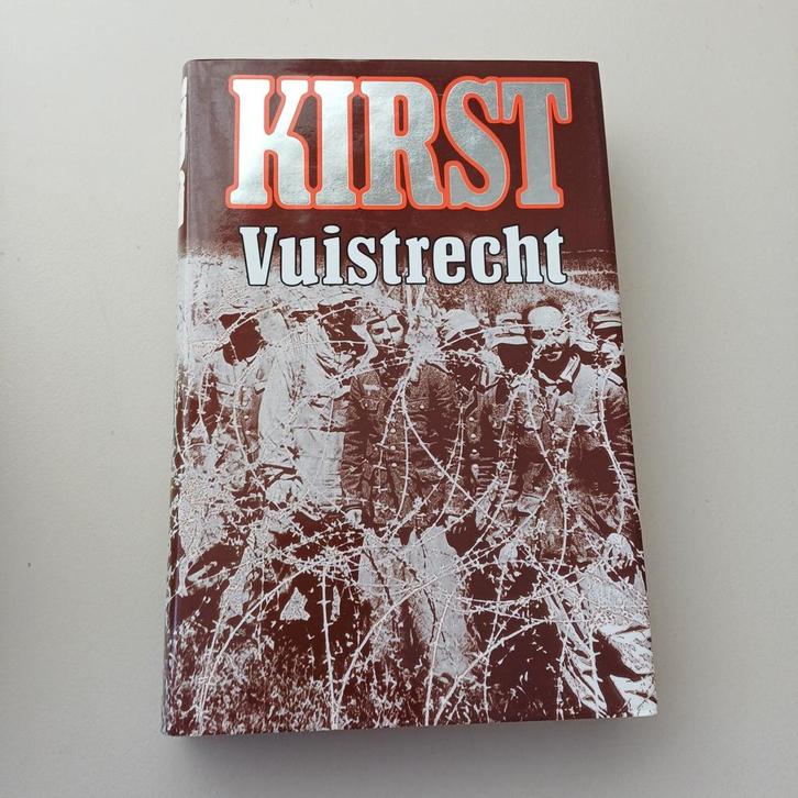 Vuistrecht - Hans Hellmut Kirst, Boeken, Romans, Gelezen, Nederland, Ophalen of Verzenden