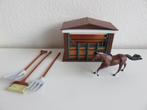 Keenway Paardenstal met paard, bezem, schep en hooivork, Ophalen of Verzenden, Zo goed als nieuw, Jongen of Meisje