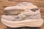 Asics Megablast hardloopschoenen - Maat 44, Kleding | Heren, Schoenen, Ophalen of Verzenden, Zo goed als nieuw, Asics, Sneakers of Gympen