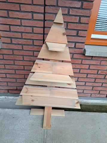 Mooie Kwaliteit Houten Kerstboom  beschikbaar voor biedingen