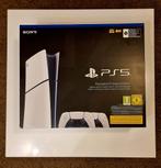 Playstation 5 Slim 1TB Met 2 Controllers Nieuw Gesealed  ✅️, Racen en Vliegen, Ophalen of Verzenden, Zo goed als nieuw, 3 spelers of meer