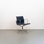 6 Vitra Eames Ea 108 stoel Blauw Leer, Huis en Inrichting, Stoelen, Zo goed als nieuw, Metaal