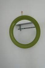 Retro zacht groene ronde spiegel kunststof rand, Minder dan 100 cm, Minder dan 50 cm, Rond, Zo goed als nieuw