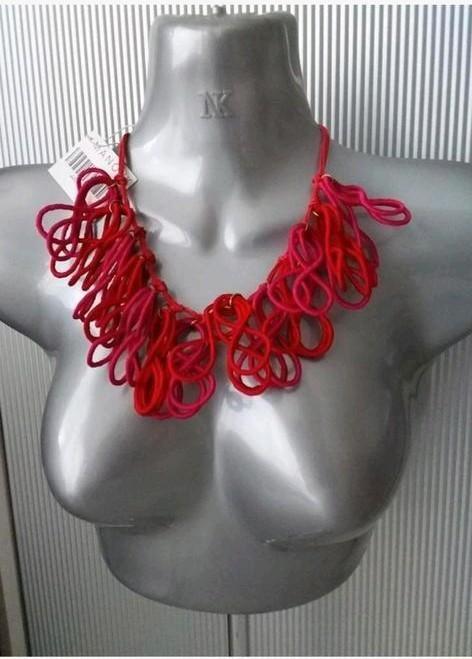 Manouk - ketting met freubels, Sieraden, Tassen en Uiterlijk, Kettingen, Nieuw, Overige materialen, Rood, Met hanger, Verzenden