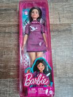 Barbie pop in roze geruite jurk, Kinderen en Baby's, Speelgoed | Poppen, Ophalen of Verzenden, Nieuw, Barbie