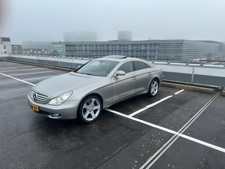Mercedes-Benz Mercedes 2005 Grijs, Auto's, Mercedes-Benz, Particulier, CLS, Benzine, Sedan, Automaat, Geïmporteerd, Zilver of Grijs