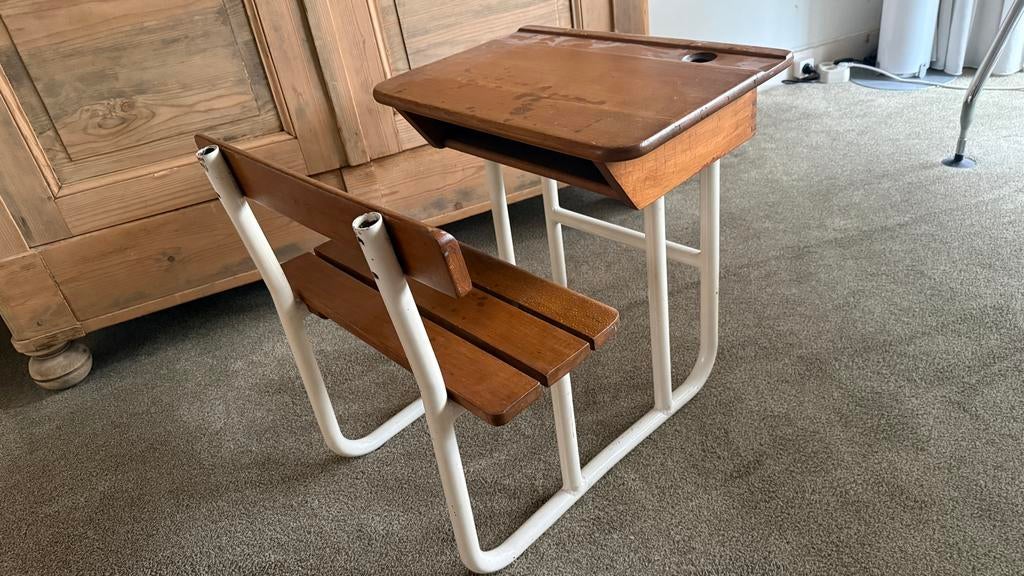 Antiek schoolbankje in zeer goede staat, Huis en Inrichting, Stoelen, Gebruikt, Eén, Hout, Bruin, Ophalen