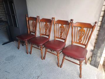 4 houten vintage stoelen beschikbaar voor biedingen