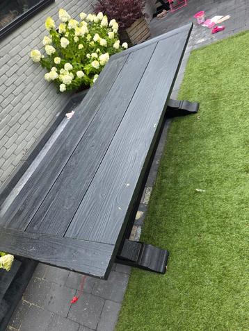 Zware Kloostertafel  beschikbaar voor biedingen