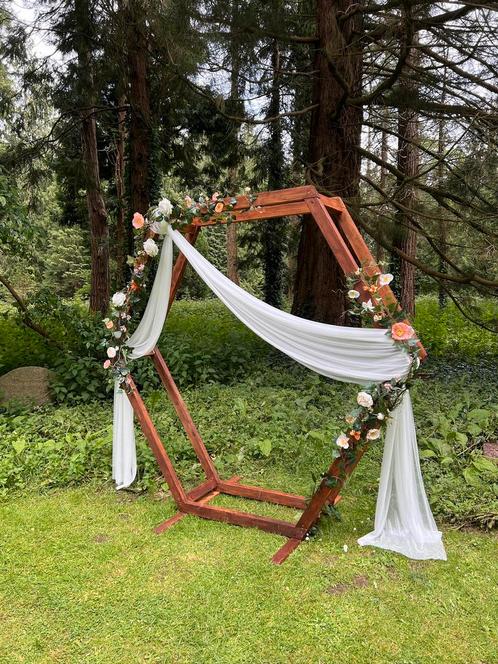 Backdrop hexagon bruiloft, Tuin en Terras, Tuinwanddecoratie, Nieuw, Ophalen