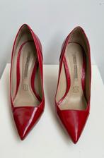 Rode Buffalo London pumps, maat 38, Pumps, Buffalo London, Ophalen of Verzenden, Zo goed als nieuw