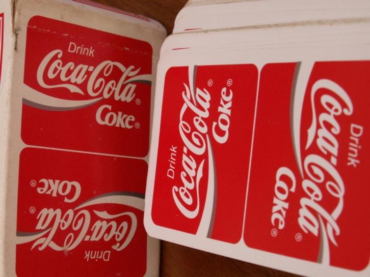 Coca Cola kaartspel speelkaarten Coca-Cola wit zilver wave, Hobby en Vrije tijd, Gezelschapsspellen | Kaartspellen, Zo goed als nieuw