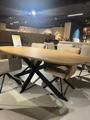 Eettafel deens ovaal  beschikbaar voor biedingen