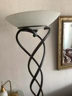 Hele mooie design lamp.  Kan ook andere gloeilamp in., Huis en Inrichting, Lampen | Vloerlampen, Ophalen, Zo goed als nieuw