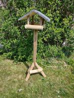 Prachtig nieuw houten vogelhuis op poot. Voederhuis nieuw!, Nieuw, Opa, Ophalen of Verzenden, Onb