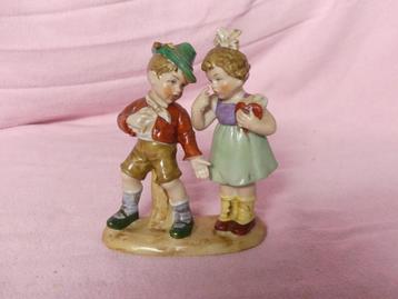 Beeldje jongen en meisje van W&A beschikbaar voor biedingen