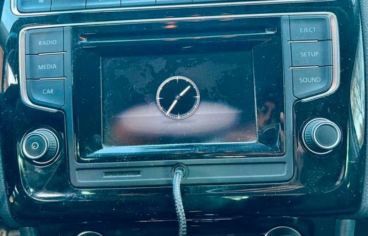 Origineel VW Polo media touchscrn & frame + aux/iPhone 6R/C, Auto diversen, Autoradio's, Zo goed als nieuw, Ophalen