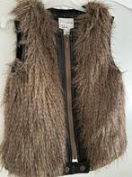 Reserved harig gilet  Maat 122, Ophalen of Verzenden, Zo goed als nieuw, Meisje, Jas