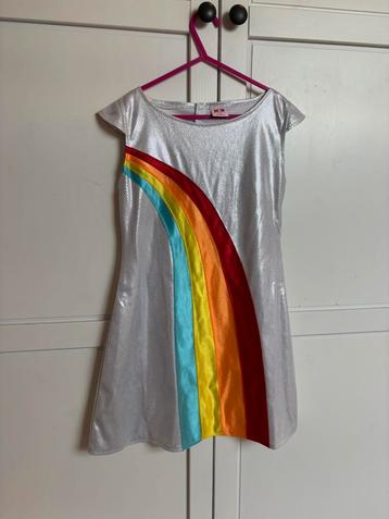 Als nieuw!! Verkleedkleren jurk K3 regenboog maat 134 beschikbaar voor biedingen